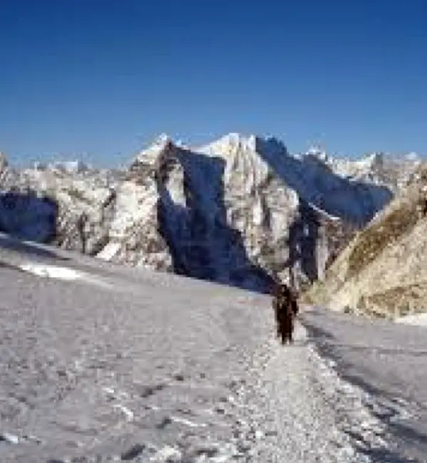 Best Time to Climb Island Peak